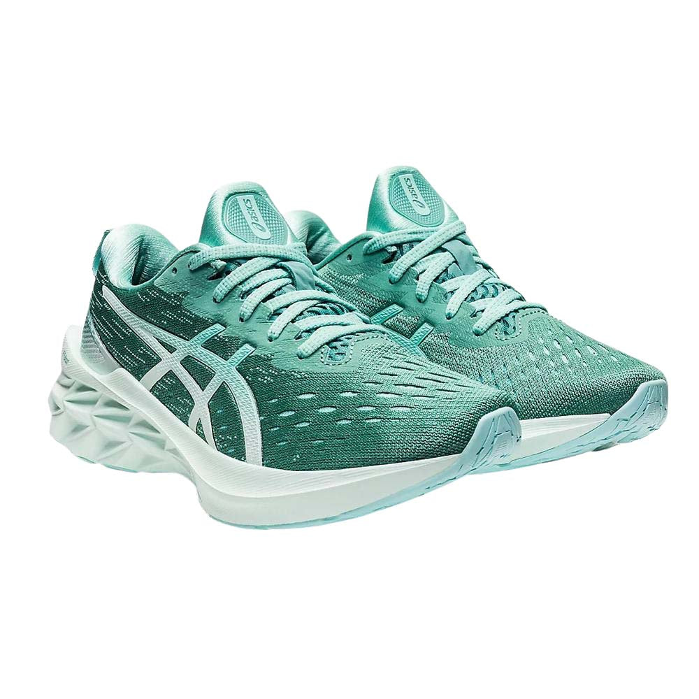 Tenis Asics para mujer Novablast 2