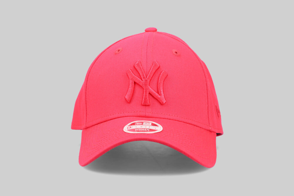 Women's New Era New York Yankees MLB League Essentials 9Forty Strapback Cap